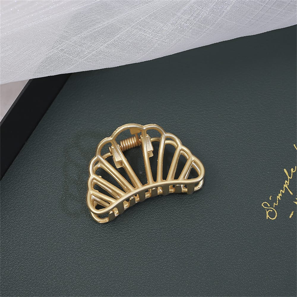 FANTZEI New Design Fancy Beautiful Metal Hair Clips for Girls and Women for casual and Functional use Fashion Accessories